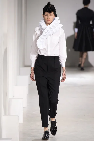 Look 8